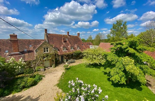 Wincanton House | Beautiful villa for 16 people with WIFI, terrace and pets allowed