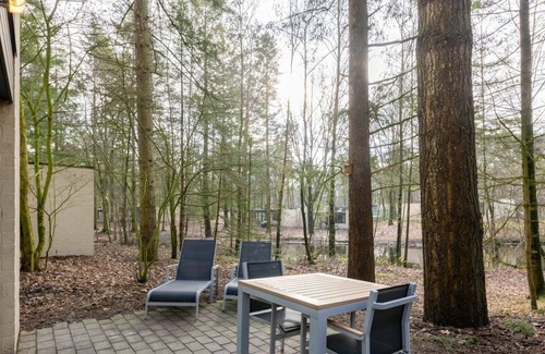 Heijen House | Beautiful villa for 2 guests with WIFI, pool, TV, terrace and parking