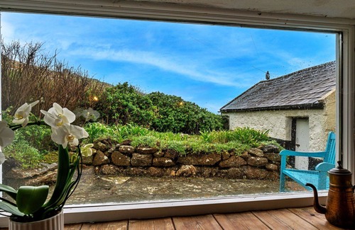 Sennen Cove House | Beautiful villa for 4 guests with WIFI