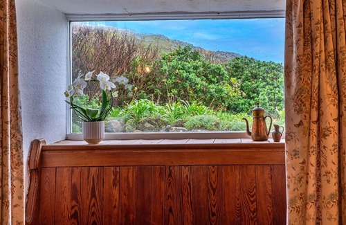 Sennen Cove House | Beautiful villa for 4 guests with WIFI