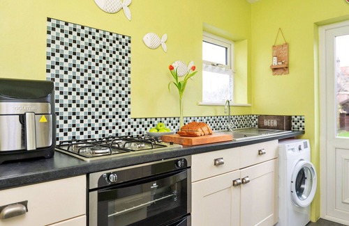 Kinmel Bay House | Beautiful villa for 4 people with WIFI and pets allowed