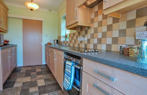 Ault Hucknall House | Beautiful villa for 5 guests with WIFI and pets allowed