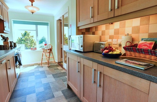 Ault Hucknall House | Beautiful villa for 5 guests with WIFI and pets allowed