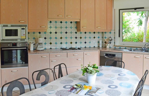 Le Bizet House | Beautiful villa for 8 people with TV, terrace and pets allowed
