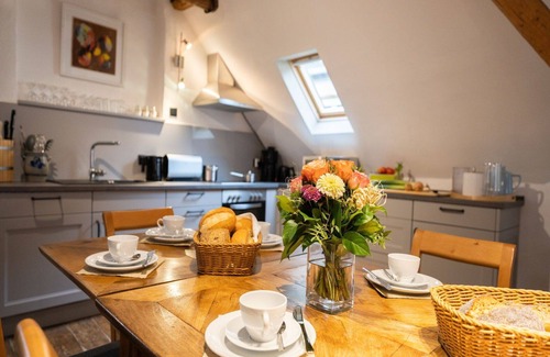 Ediger House | Beautiful villa for 8 people with WIFI, TV, terrace, pets allowed and parking