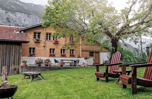 Innertkirchen Villa | Beautiful villa for 2 people with WIFI, TV, patio and panoramic view