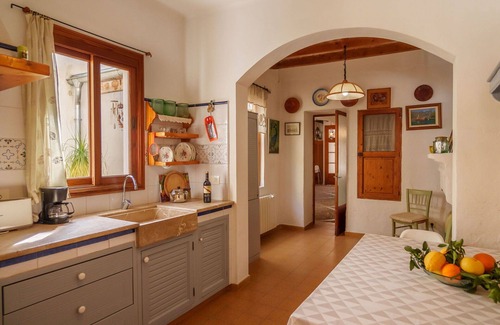 Binissalem House | Beautiful villa for 4 guests with WIFI, A/C, TV and patio