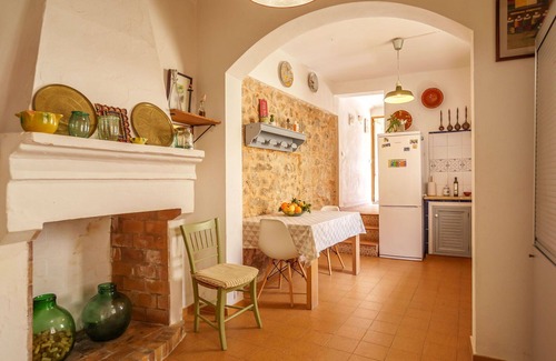 Binissalem House | Beautiful villa for 4 guests with WIFI, A/C, TV and patio