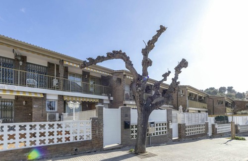 Tamarit House | Beautiful villa for 6 guests with internet, pool, TV and patio