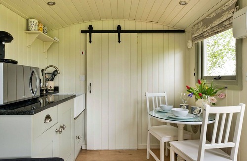 Nordley House | Beautiful villa for 2 people with WIFI, TV and terrace