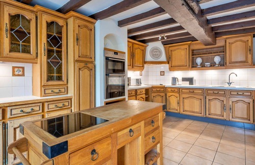 Bridgnorth House | Beautiful villa for 8 people with WIFI, hot tub, terrace and pets allowed