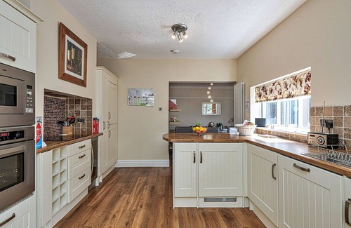Rhos on Sea House | Beautiful villa for 6 guests with WIFI and TV