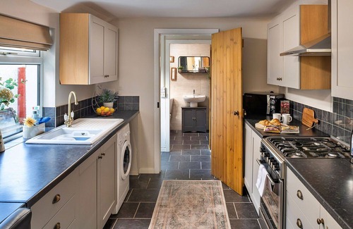 Rhiwbryfdir House | Beautiful villa for 6 guests with WIFI, terrace and pets allowed
