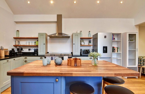 Summerbridge House | Beautiful villa for 8 guests with WIFI