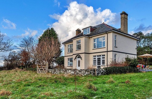 Dyffryn Ardudwy House | Beautiful villa for 11 people with WIFI, terrace and pets allowed