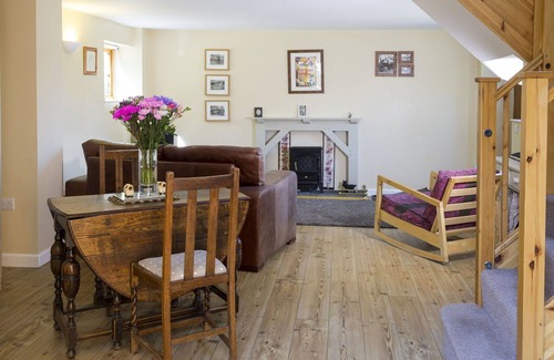 Llangollen House | Beautiful villa for 2 people with WIFI, TV and pets allowed