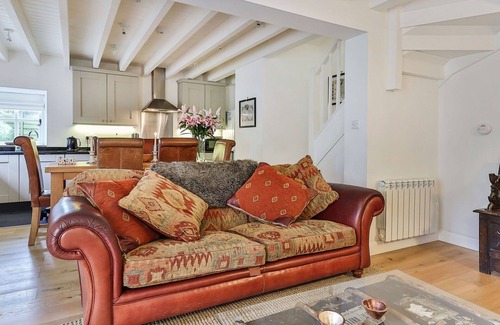 Blackburn House | Beautiful villa for 3 guests with WIFI, TV and pets allowed