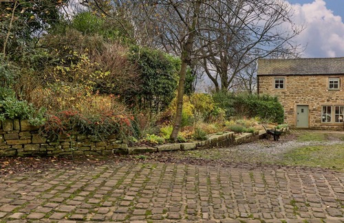 Blackburn House | Beautiful villa for 3 guests with WIFI, TV and pets allowed