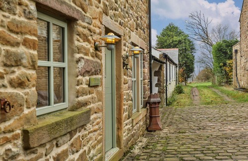 Blackburn House | Beautiful villa for 3 guests with WIFI, TV and pets allowed