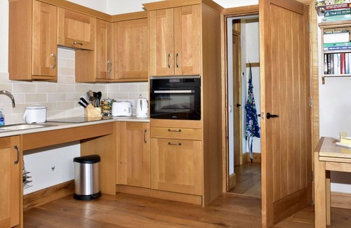 Wollerton House | Beautiful villa for 3 guests with TV and pets allowed