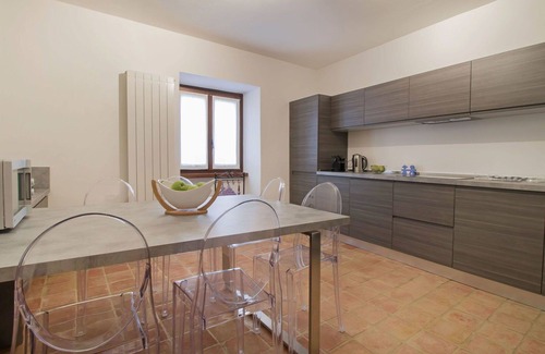 Tresana Villa | Beautiful villa for 4 guests with A/C, pool, WIFI, TV, terrace, pets allowed and panoramic view