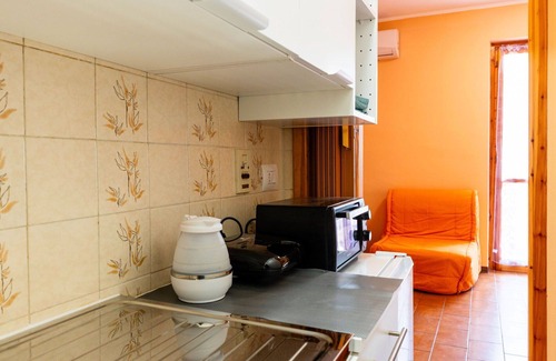 Pompeiana House | Beautiful villa for 3 people with WIFI, A/C, TV, balcony and pets allowed