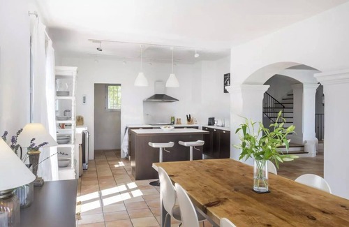 Le Bar-sur-Loup Villa | Beautiful Villa With Wonderful Views