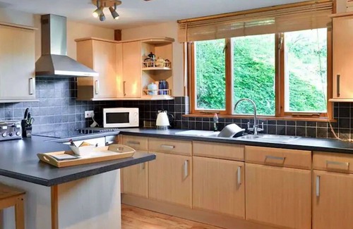 Liverton House | Beautiful villa for 4 people with WIFI, hot tub, pool