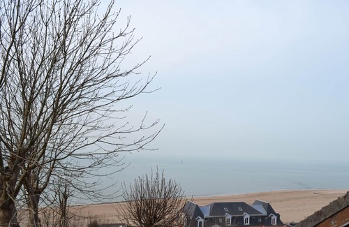 Houlgate Villa | Beautiful Villa Houlgataise enclosed park full sea view unobscured