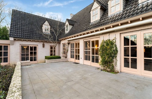 Drunen Villa | Beautiful Villa in Drunen with Private Heated Pool