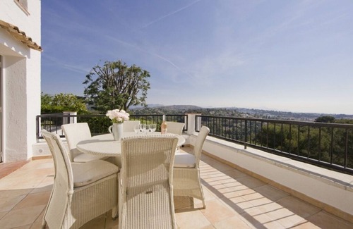 Biot Villa | Beautiful villa in gated Domaine in French Riviera, stunning views, heated pool