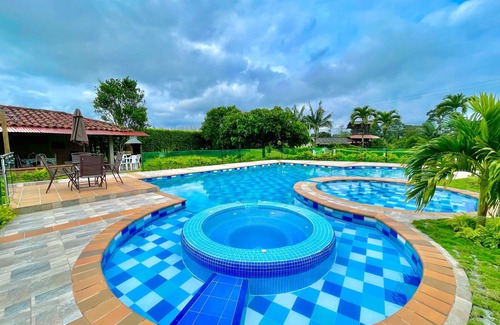 Pereira Villa | Beautiful villa in Pereira Colombia