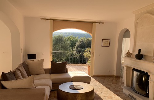 Mons House | Beautiful villa in tranquil and calm setting with stunning views