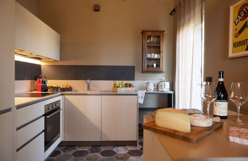 Montaldo Roero Villa | Beautiful Villa Relais Casa Clara in Piemonte