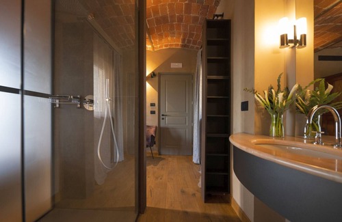 Montaldo Roero Villa | Beautiful Villa Relais Casa Clara in Piemonte