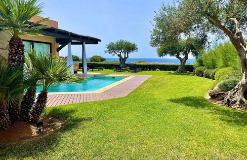 Sant Lluis House | Beautiful villa with relaxing sea views 10 minutes from the beach