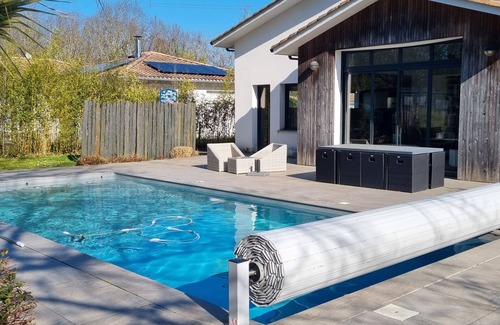 Cestas Villa | Beautiful villa with pool in the heart of Cestas
