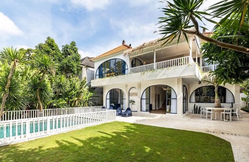 Padonan Villa | Beautiful villa with private pool and spacious garden - Perfect for families