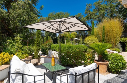 Cannes City Centre House | Beautiful villa with private garden, pool, sea view, walking distance from beach