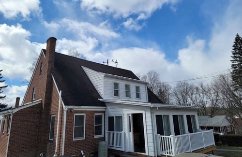 Saugerties House | Beautiful Village 2BR loaded with extras