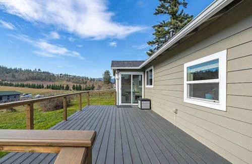 Medford House | Beautiful Vineyard Villa surrounded by mountains