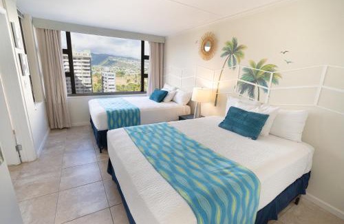 Waikiki Apartment | Beautiful Waikiki Banyan Mountain View Condo with Full Kitchen, Ample Sleeping and Free Parking (21207)