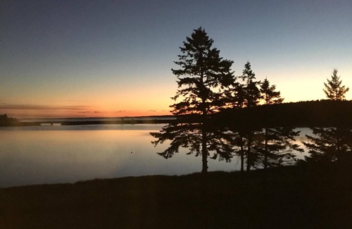 Cymbria Cottage | Beautiful waterfront cottage with spectacular view!