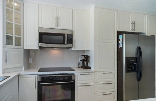 Marco Island House | Beautiful waterfront home with big, private pool close to Tigertail Beach.