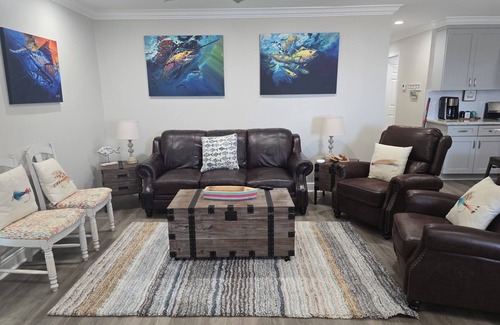 Venice Cabin | Beautiful Waterfront 3Bdr/2 Bath in Venice MarinanREMODLEDnNO BOAT SLIP OR ICE