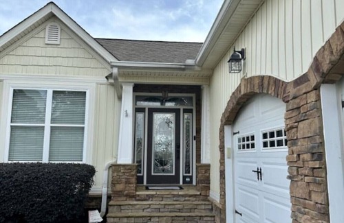 Leesburg House | Beautiful waterfront home with year-round water ~ Sleeps 14