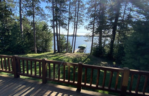 Tomahawk House | Beautiful Waterfront Property with Breathtaking Views.