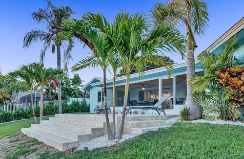 Boca Raton House | Beautiful Waterfront home for rent in Boca Raton with Ocean Access