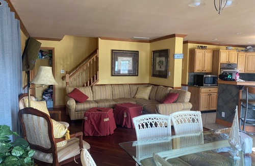 Cedar Neck House | Beautiful waterfront 5br/2banOptional boat rental