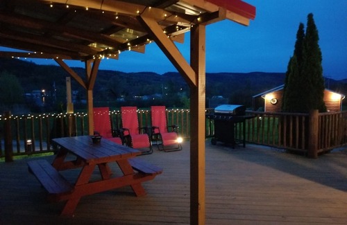 North Lake George Ski Chalet | Beautiful Waterfront Lake George Log Chalet with Dock